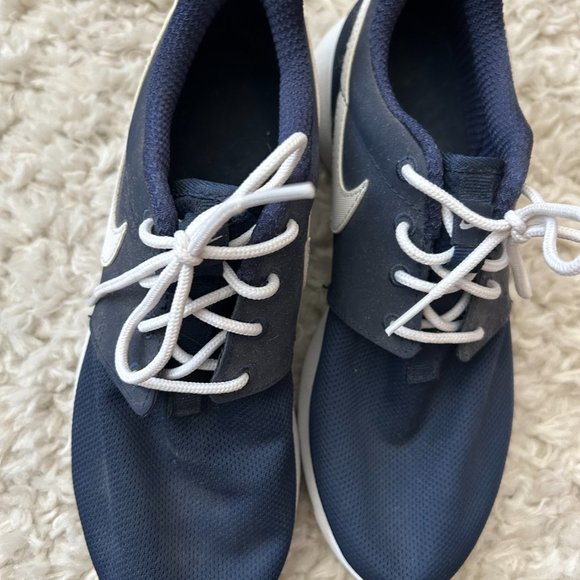 Nike Roshe - Picture 2 of 4